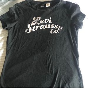 LEVI’S graphic t-shirt